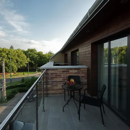 Almasy Apartmanhaz *