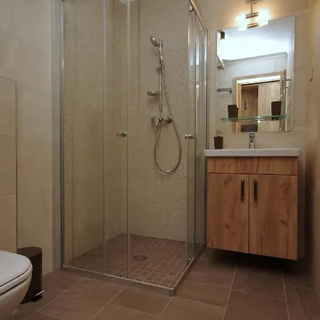 Almasy Apartmanhaz Lejlighed *