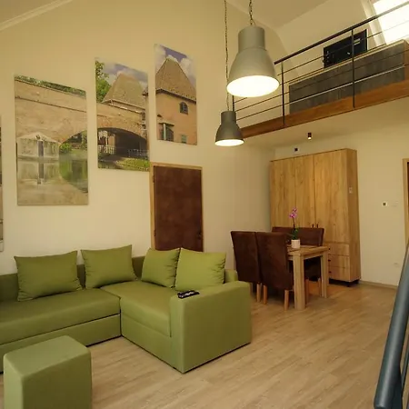 Almasy Apartmanhaz شقة *