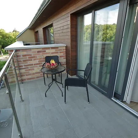 Almasy Apartmanhaz * غيولا