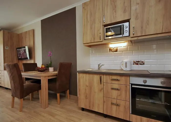 Almasy Apartmanhaz Apartament Jula