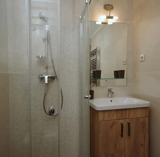 Almasy Apartmanhaz *